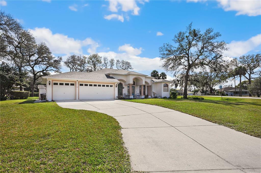 13855 Rudi Loop Spring Hill, FL 34609 - Photo 3 of 70