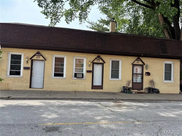 $140,000 | 219 North High Street, Belleville, IL 62220