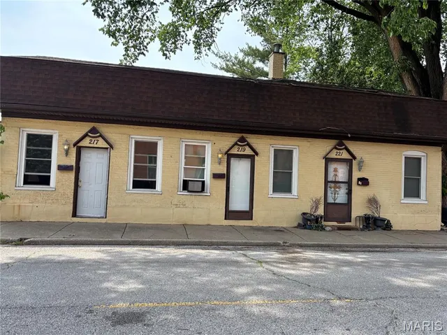 $144,500 | 219 North High Street, Belleville, IL 62220