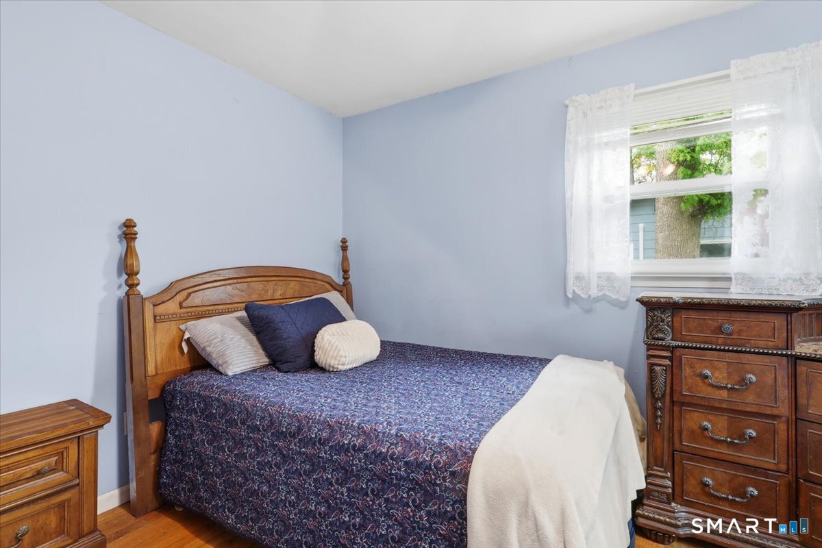 31 Iron Street Ledyard, CT 06339 - Photo 12 of 40