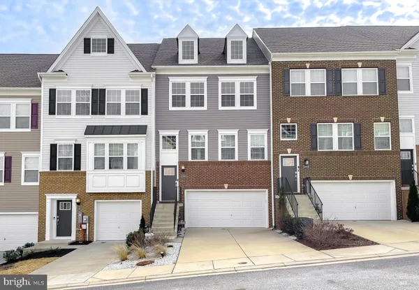 $2,850 | 23810 Myrtle Glen Way, California, MD 20619