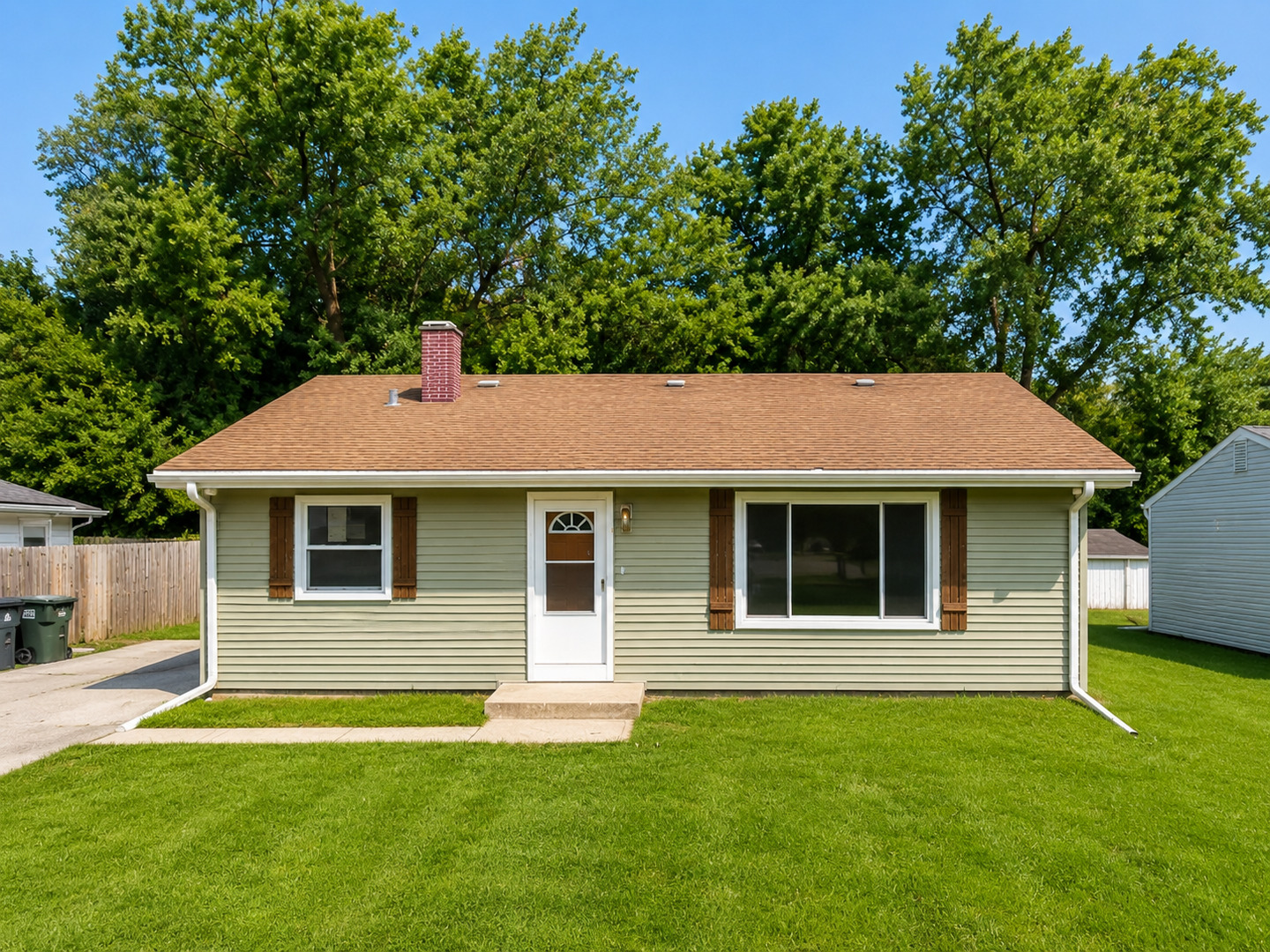 3236 Roesner Drive Markham, IL 60428 - Photo 1 of 13 Gallery Image 1