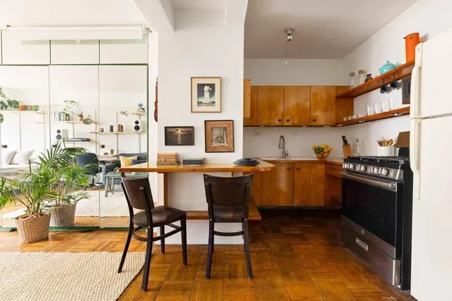 $395,000 | 210 East 36th Street, Unit 11B | Murray Hill