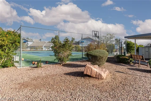$1,195 | 5370 Angler Circle, Unit 202, Las Vegas, NV 89122