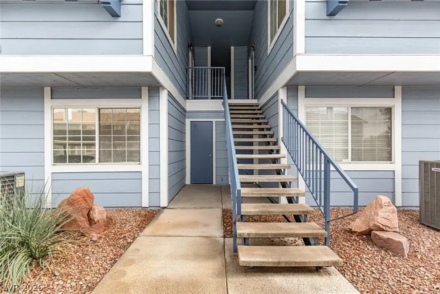 $1,195 | 5370 Angler Circle, Unit 202, Las Vegas, NV 89122