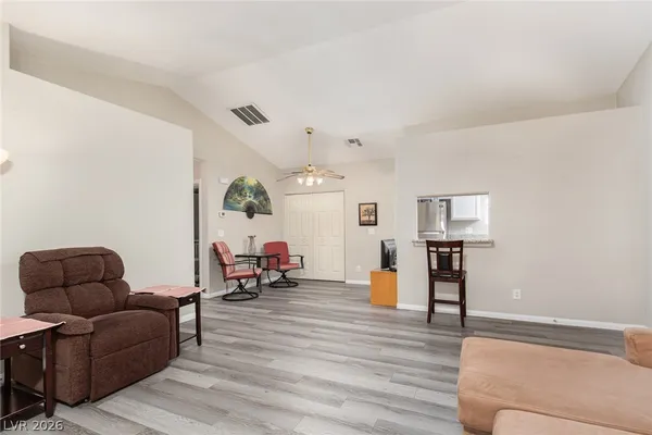 $1,100 | 5370 Angler Circle, Unit 202, Las Vegas, NV 89122