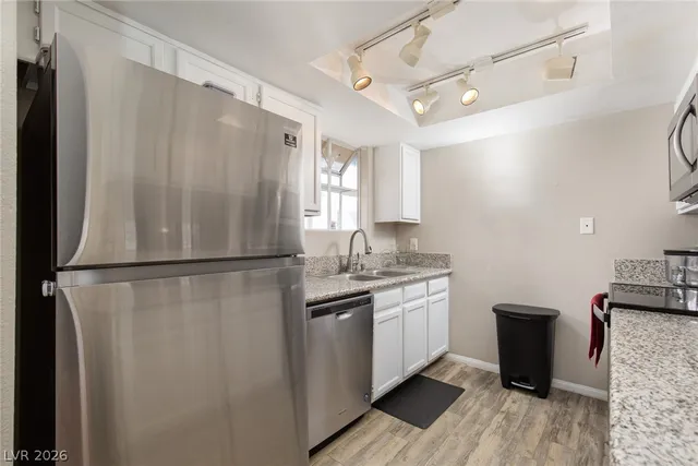 $1,195 | 5370 Angler Circle, Unit 202, Las Vegas, NV 89122