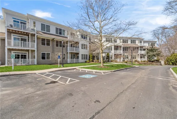 $499,900 | 301 Church Street, Unit 103, South Kingstown, RI 02879