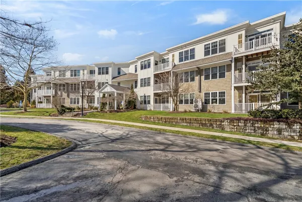 $499,900 | 301 Church Street, Unit 103, South Kingstown, RI 02879