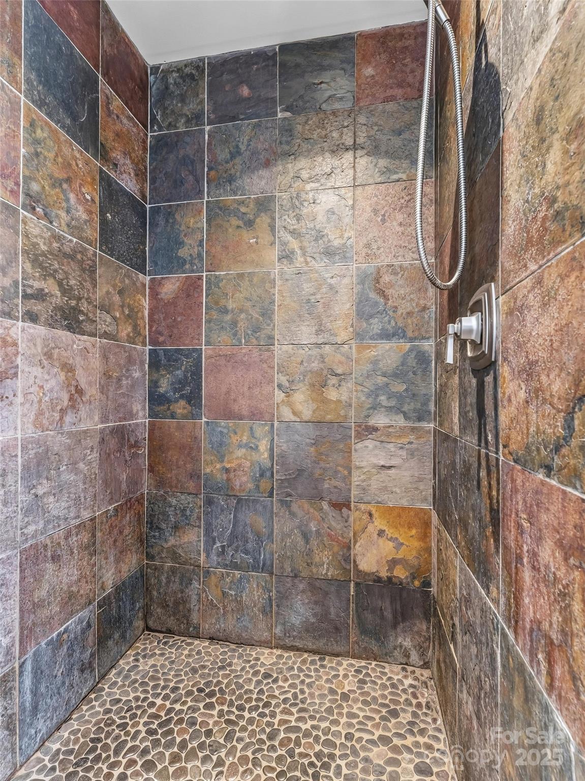 140 Lakeview Avenue Brevard, NC 28712 - Photo 30 of 37 a bathroom with a shower