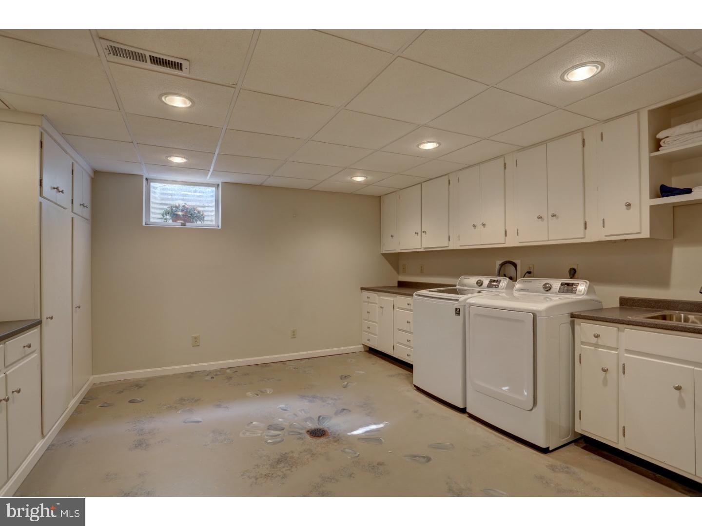 1306 Meadowbrook Road Lancaster, PA 17603 - Photo 23 of 29 Gallery Image 23