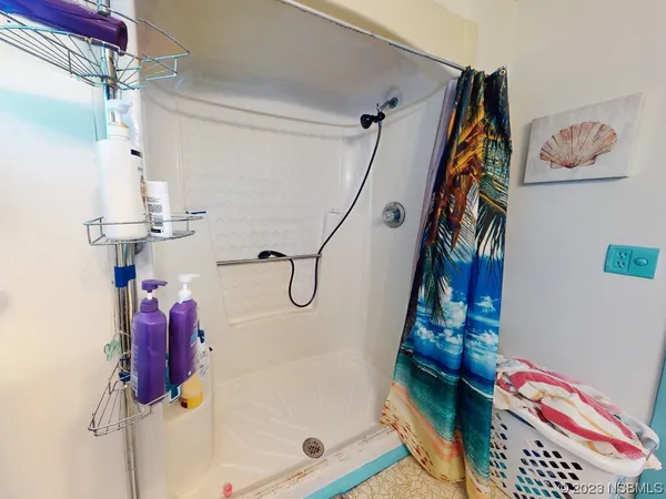 a view of a back yard