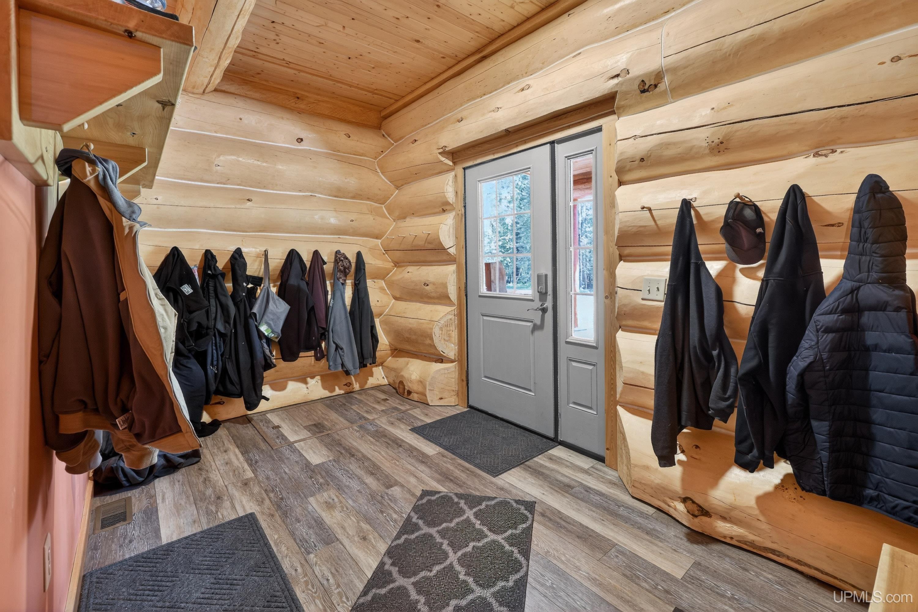 9471 North Coast Shores Road Copper Harbor, MI 49918 - Photo 6 of 62