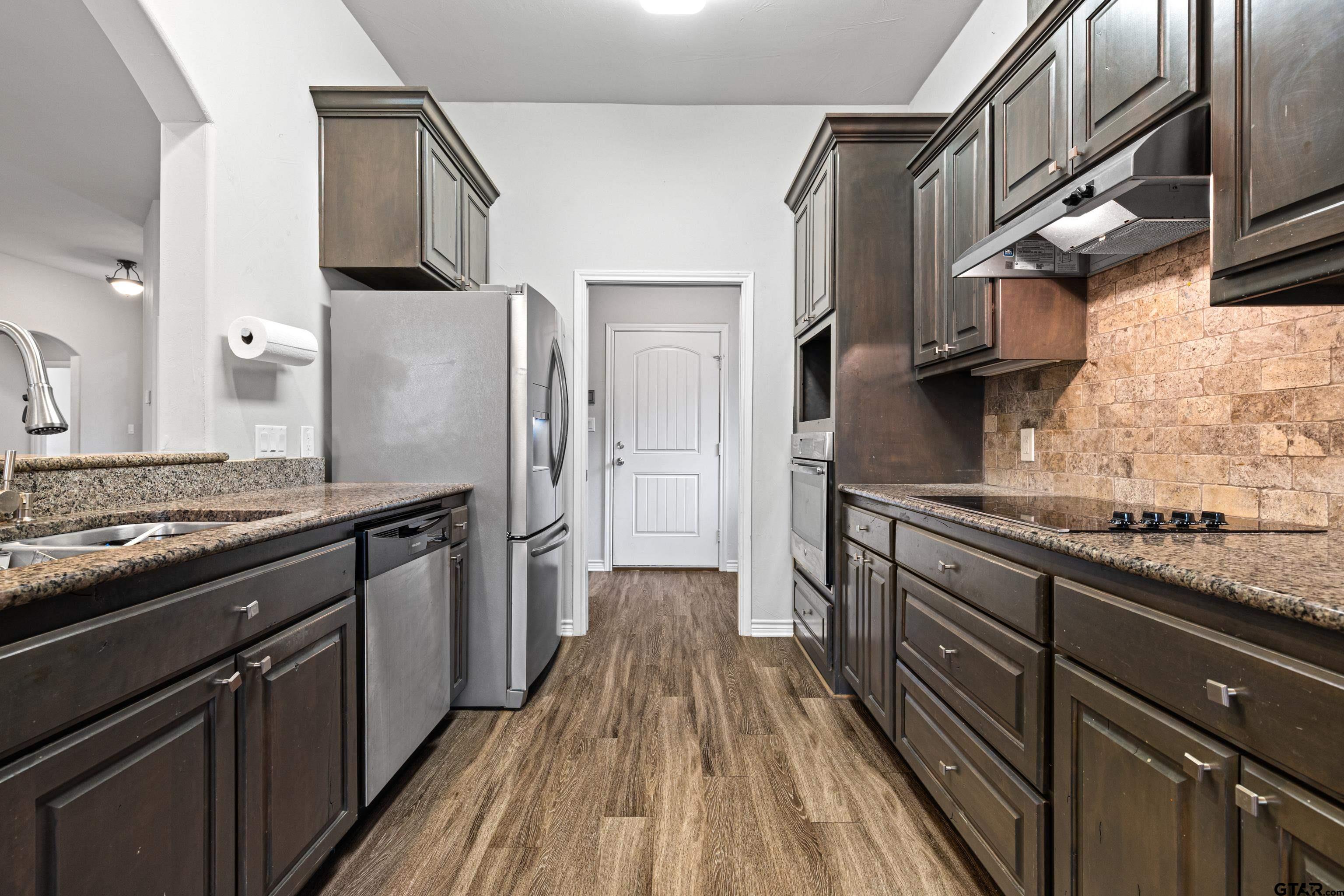 302 Collins Avenue Longview, TX 75605 - Photo 13 of 36