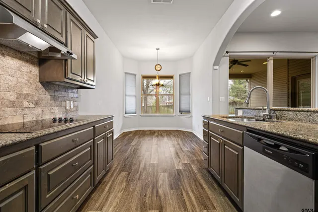 $280,000 | 302 Collins Avenue, Longview, TX 75605