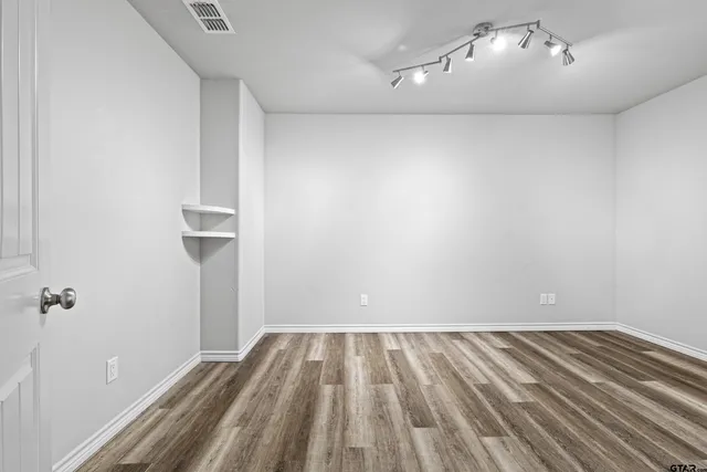 $280,000 | 302 Collins Avenue, Longview, TX 75605