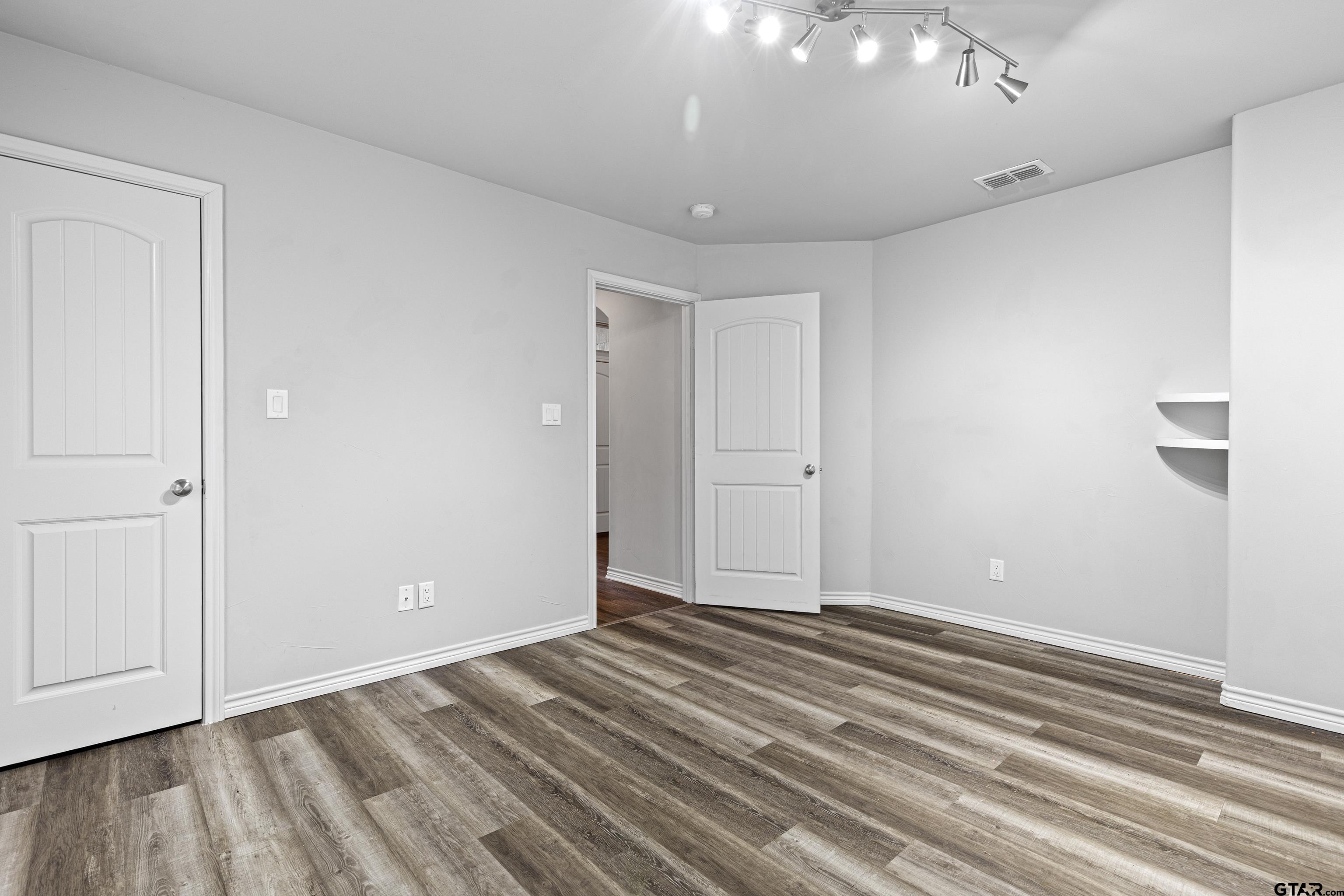 302 Collins Avenue Longview, TX 75605 - Photo 29 of 36