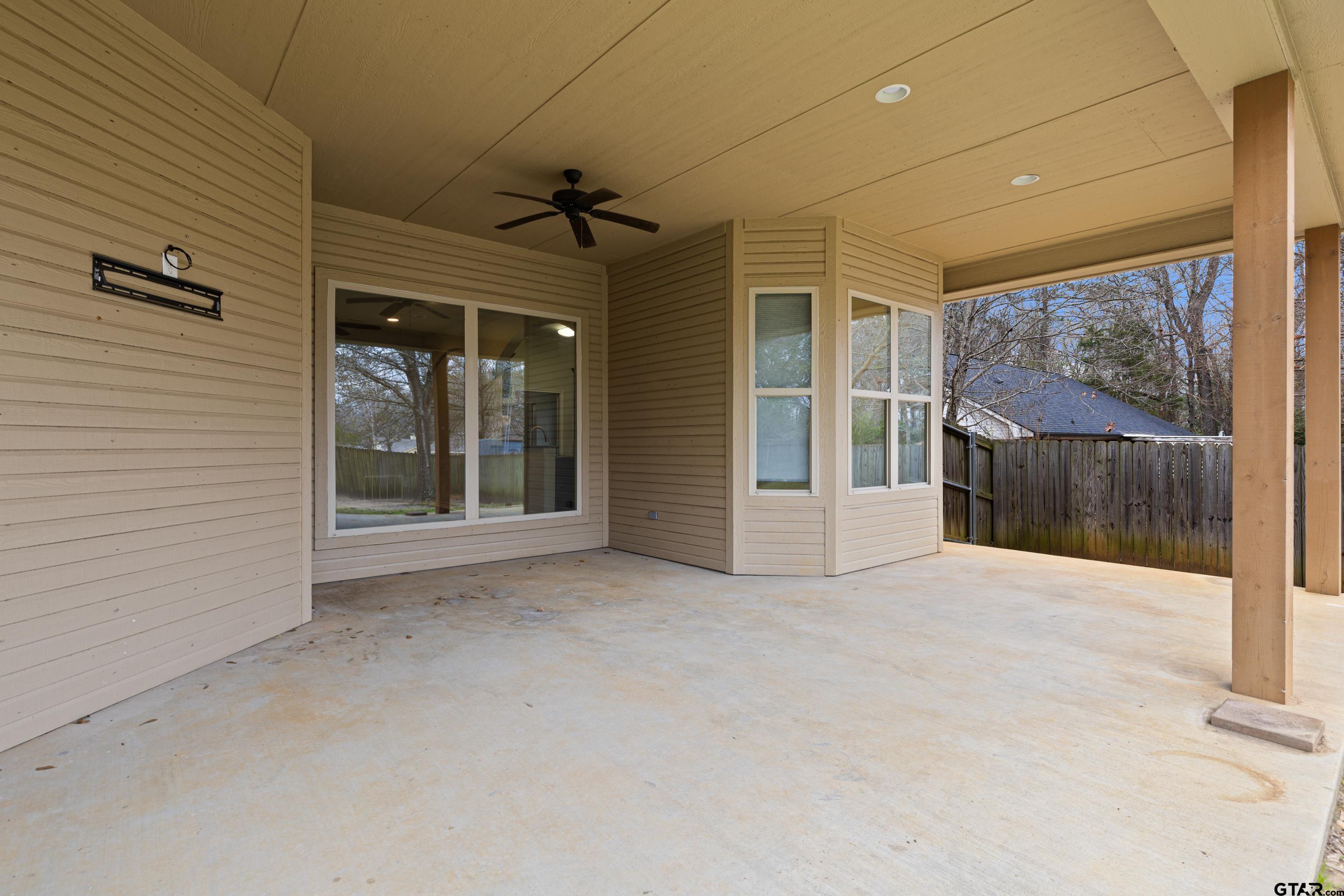 302 Collins Avenue Longview, TX 75605 - Photo 31 of 36