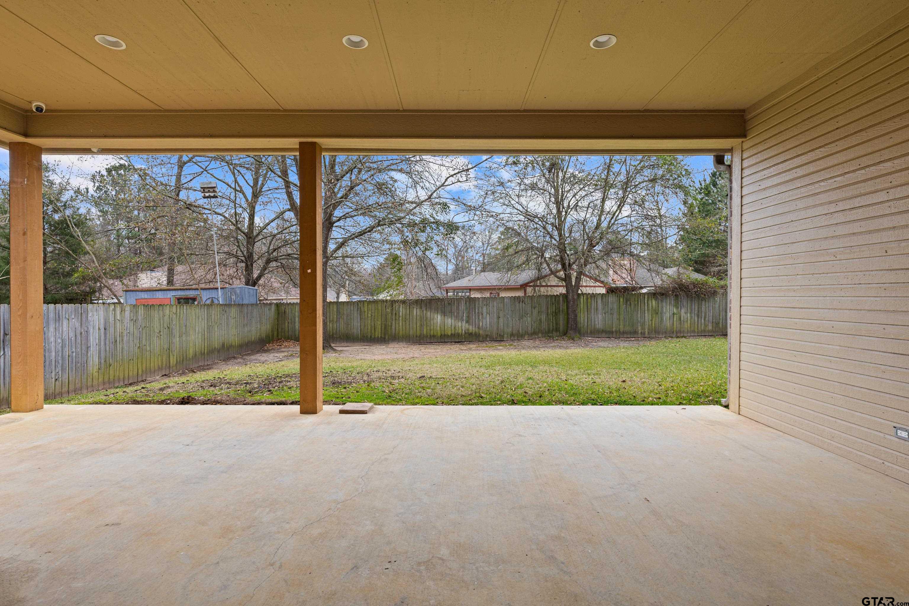 302 Collins Avenue Longview, TX 75605 - Photo 35 of 36 a view of outdoor space and balcony