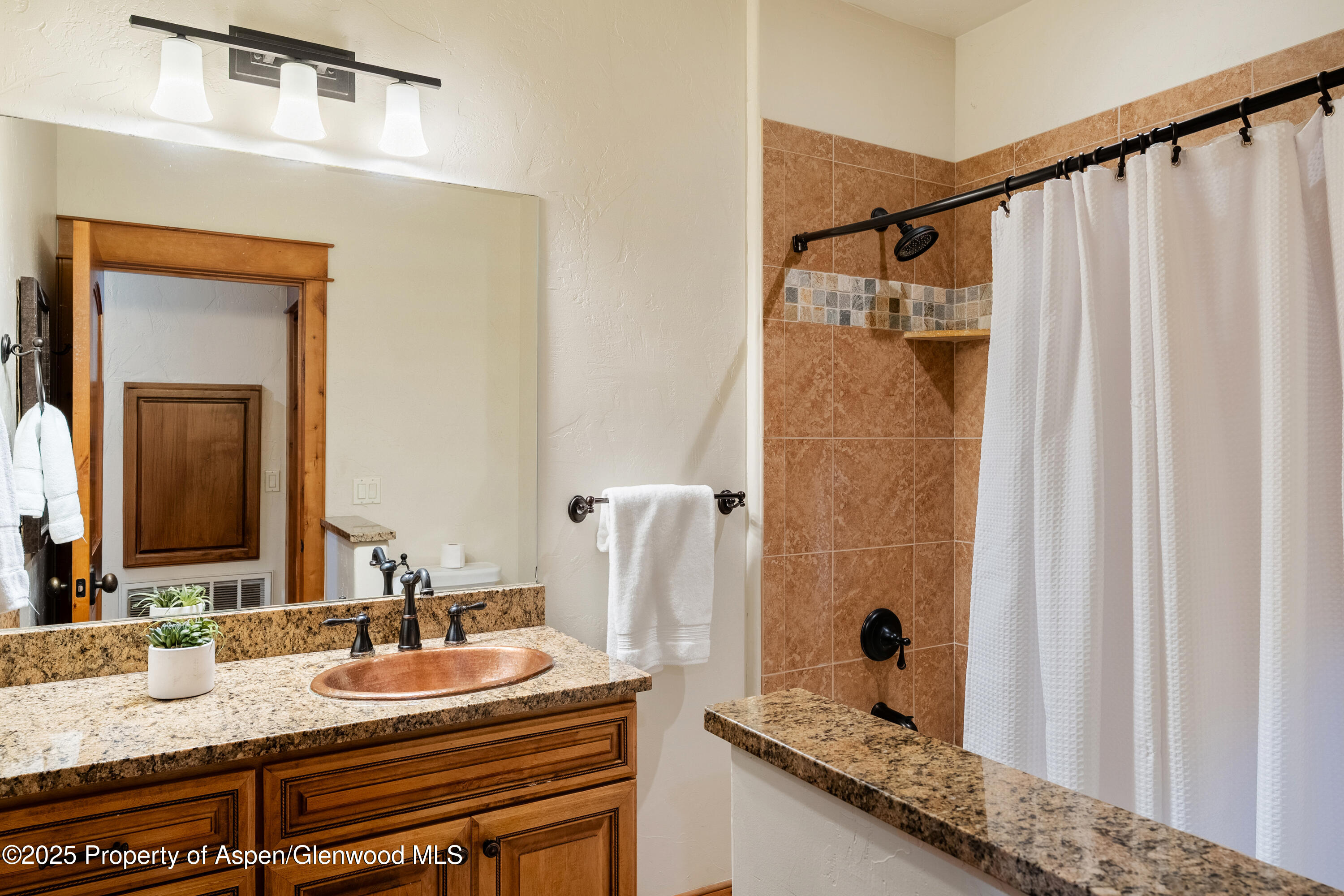 621 Elk Run Road New Castle, CO 81647 - Photo 22 of 61 Bathroom 1 - main level