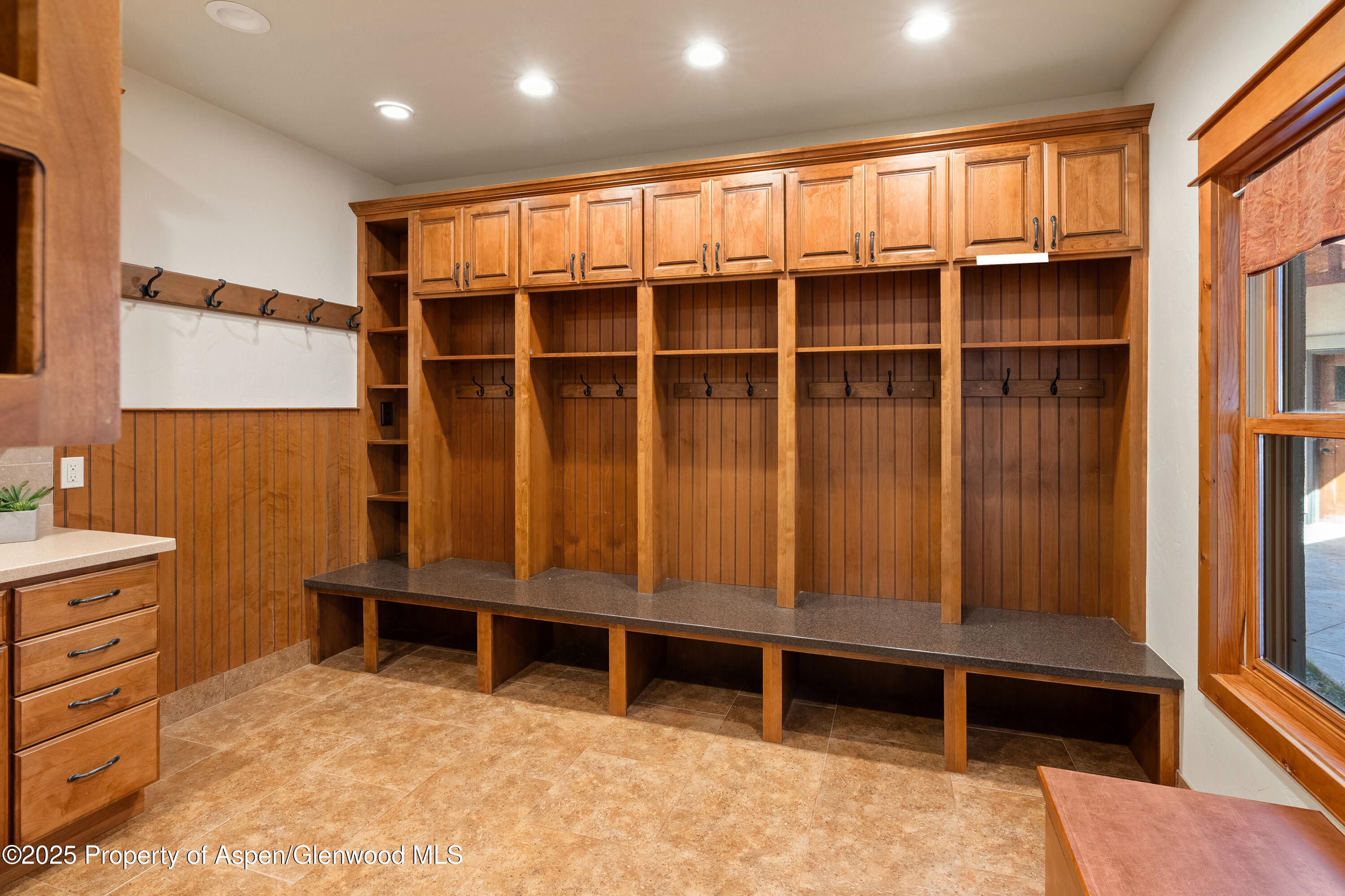 621 Elk Run Road New Castle, CO 81647 - Photo 23 of 61 Mud room - laundry