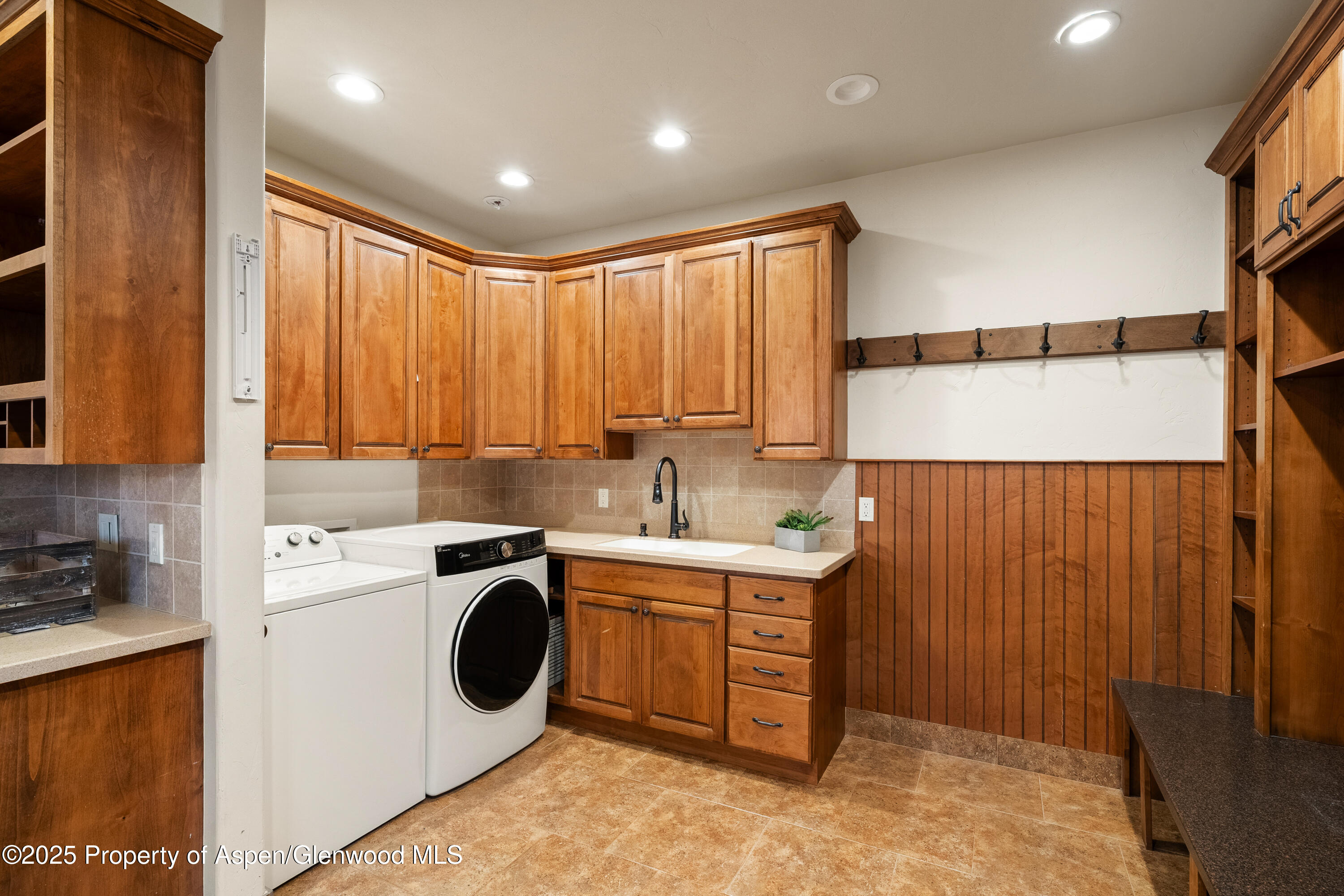 621 Elk Run Road New Castle, CO 81647 - Photo 24 of 61 Laundry