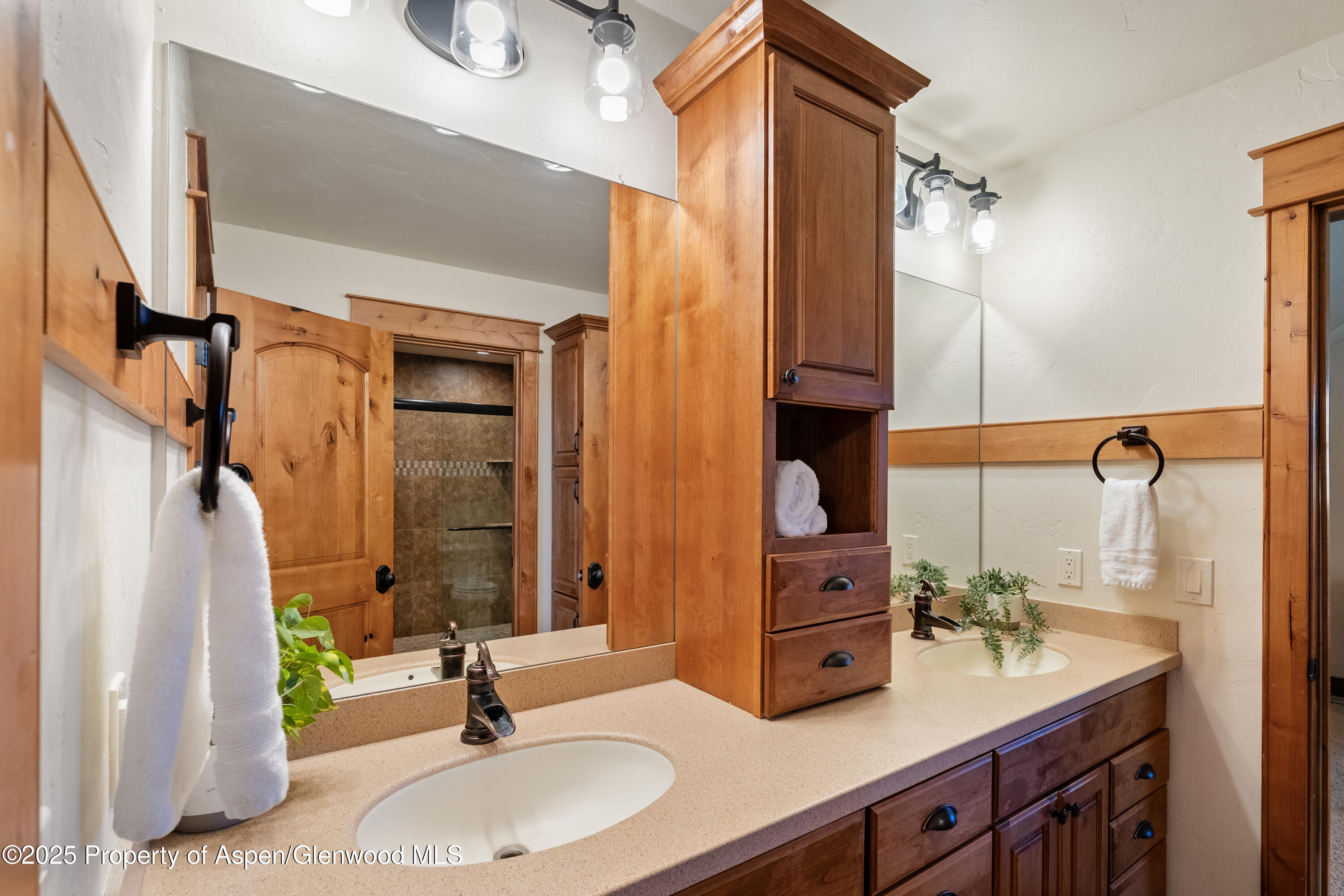 621 Elk Run Road New Castle, CO 81647 - Photo 29 of 61 Bathroom 3 - Jack & Jill