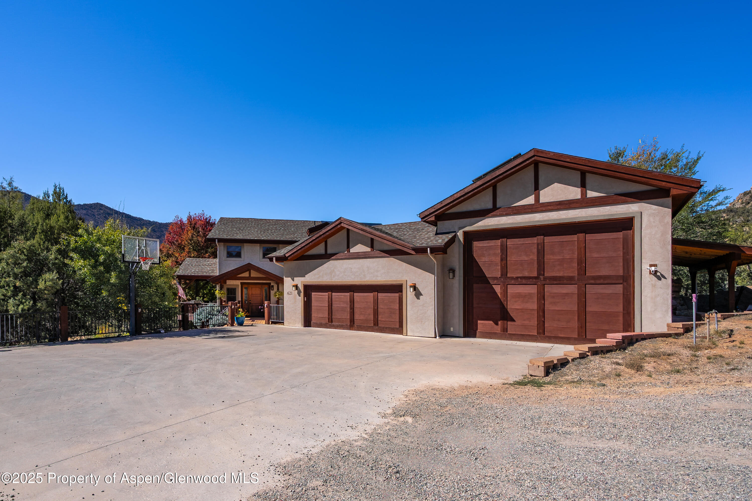 621 Elk Run Road New Castle, CO 81647 - Photo 3 of 61 Entry - garage