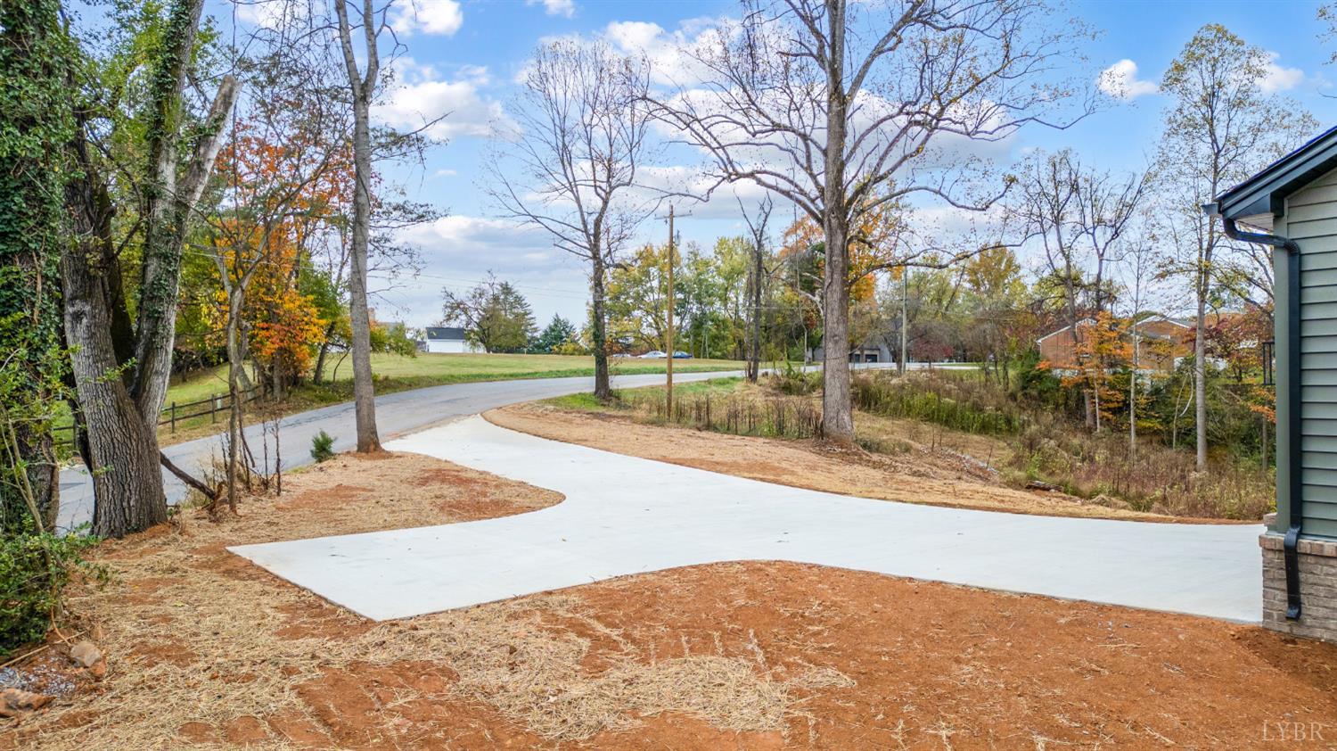 1708 Moormans Road Lynchburg, VA 24501 - Photo 4 of 51