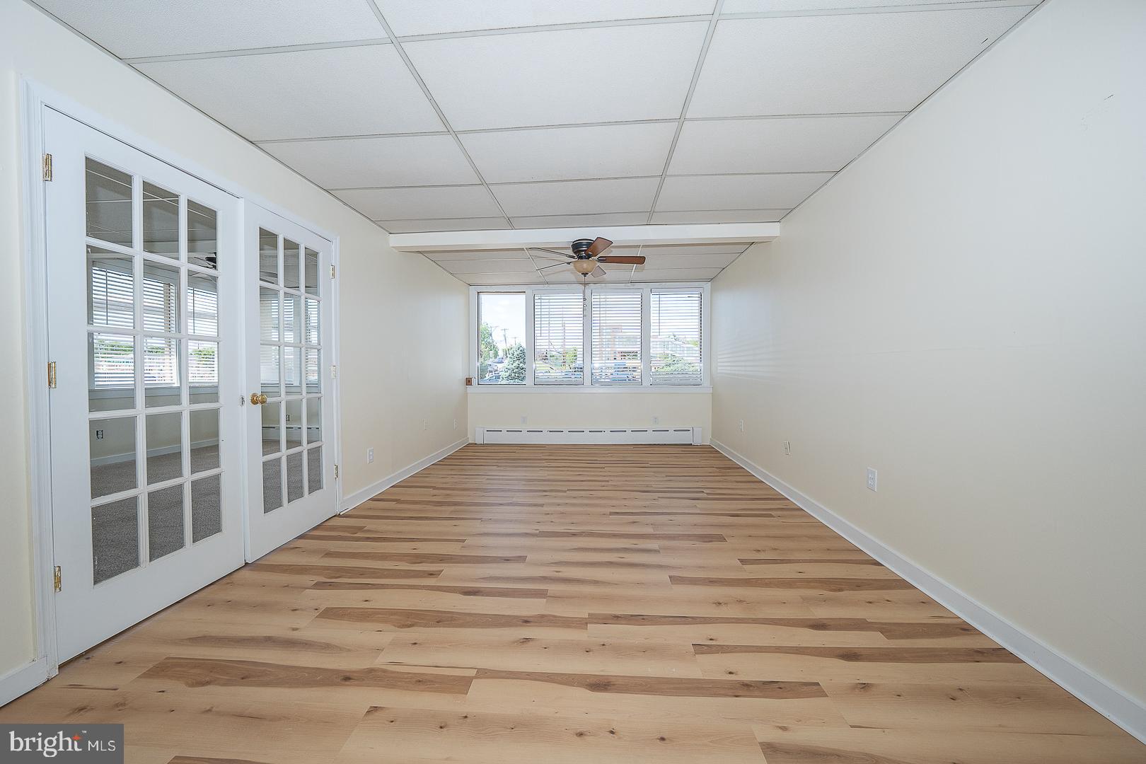 1 South Valley Road, Unit 202 Paoli, PA 19301 - Photo 9 of 25 Bright & Light Living Room