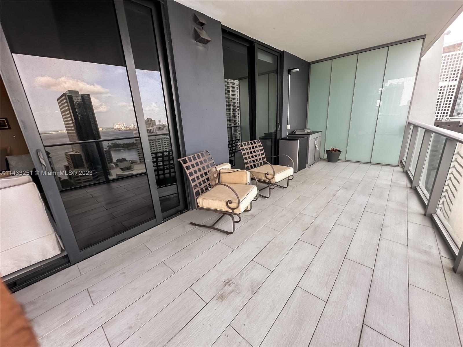 1010 Brickell Avenue, Unit 2505 Miami, FL 33131 - Photo 7 of 38