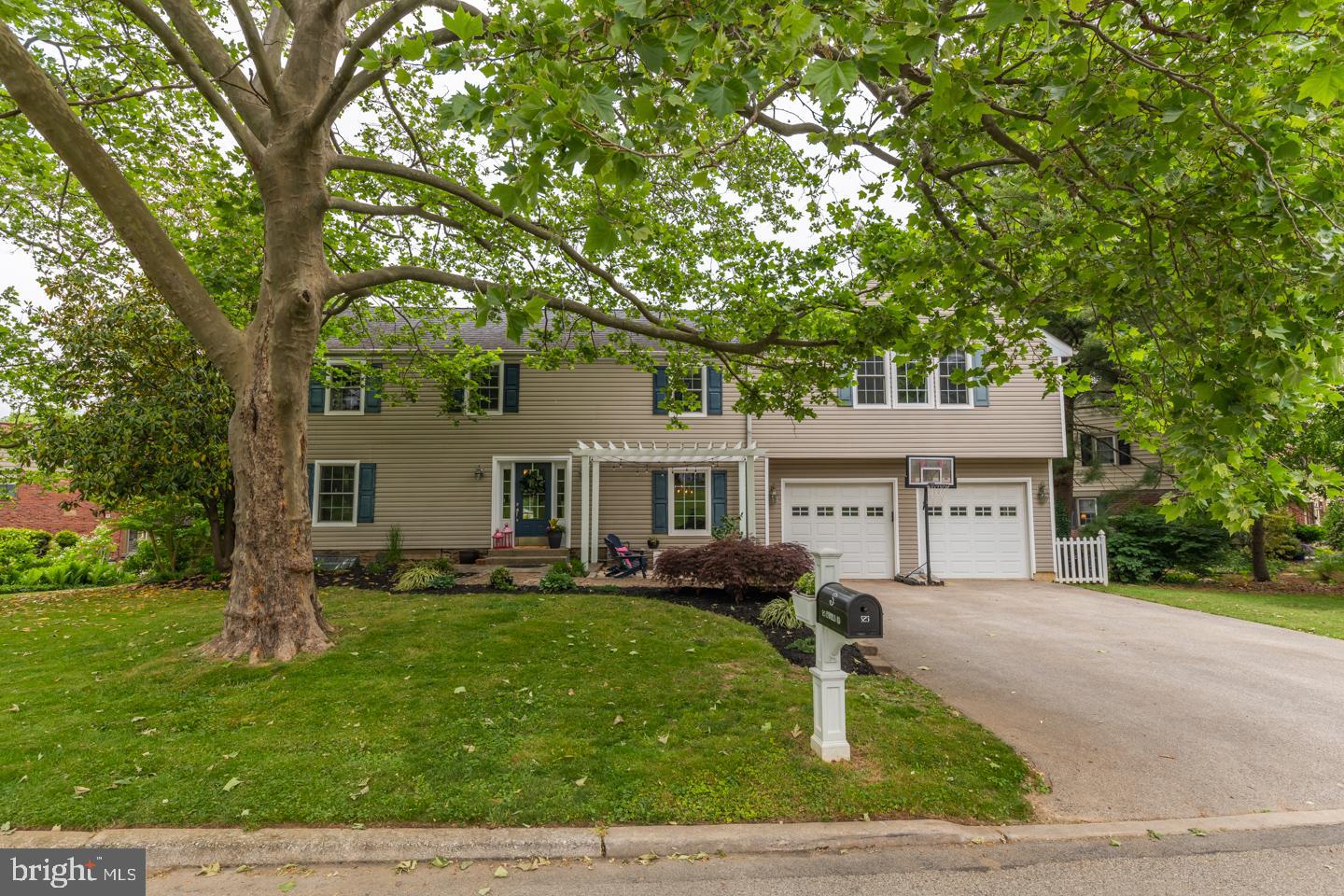 523 Enfield Road Oreland, PA 19075 - Photo 10 of 51 Gallery Image 10
