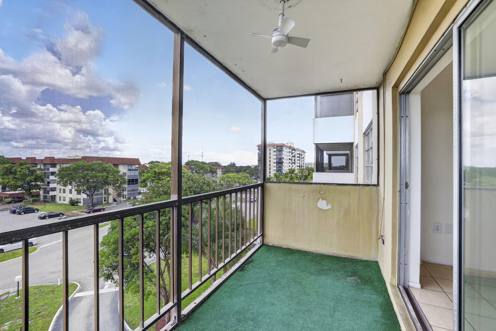 4174 Inverrary Drive, Unit 513 Lauderhill, FL 33319 - Photo 23 of 36 21-web-or-mls-8I8A2015