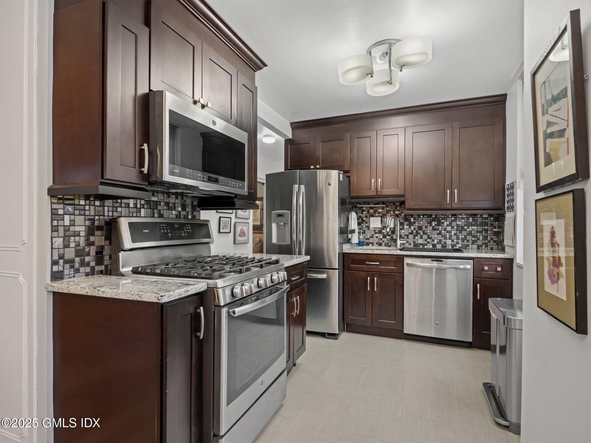 50 Glenbrook Road, Unit 4B Stamford, CT 06902 - Photo 11 of 29 16-web-or-mls-50-glenbrook-rd-unit-4b