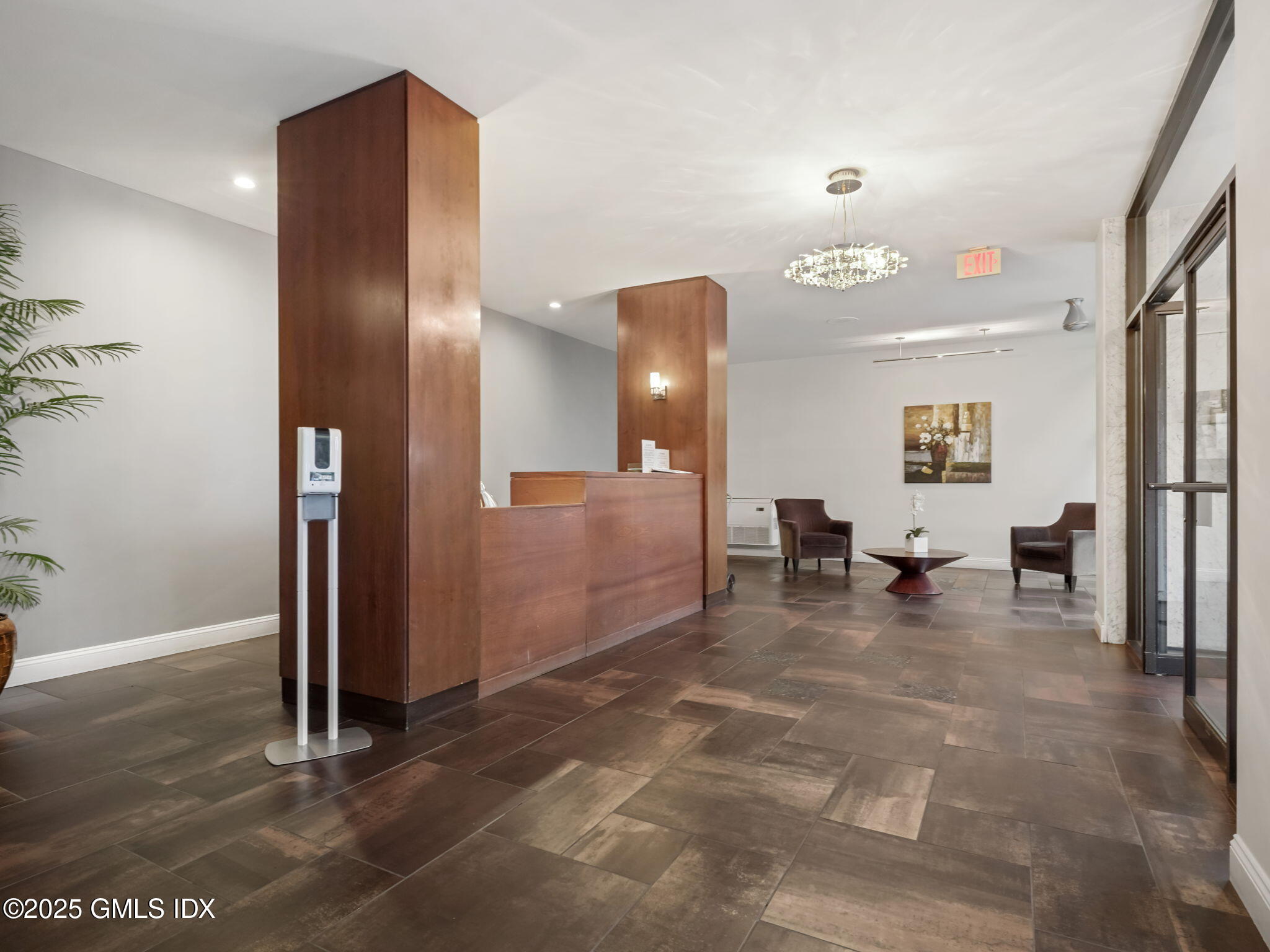 39-web-or-mls-50-glenbrook-rd-unit-4b