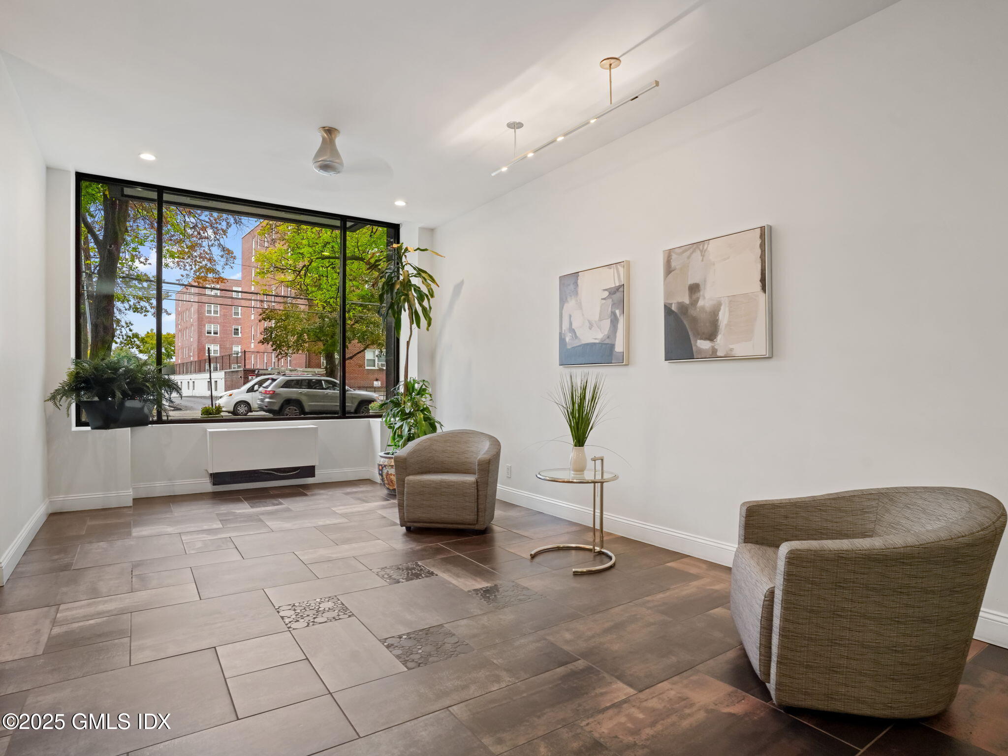 38-web-or-mls-50-glenbrook-rd-unit-4b