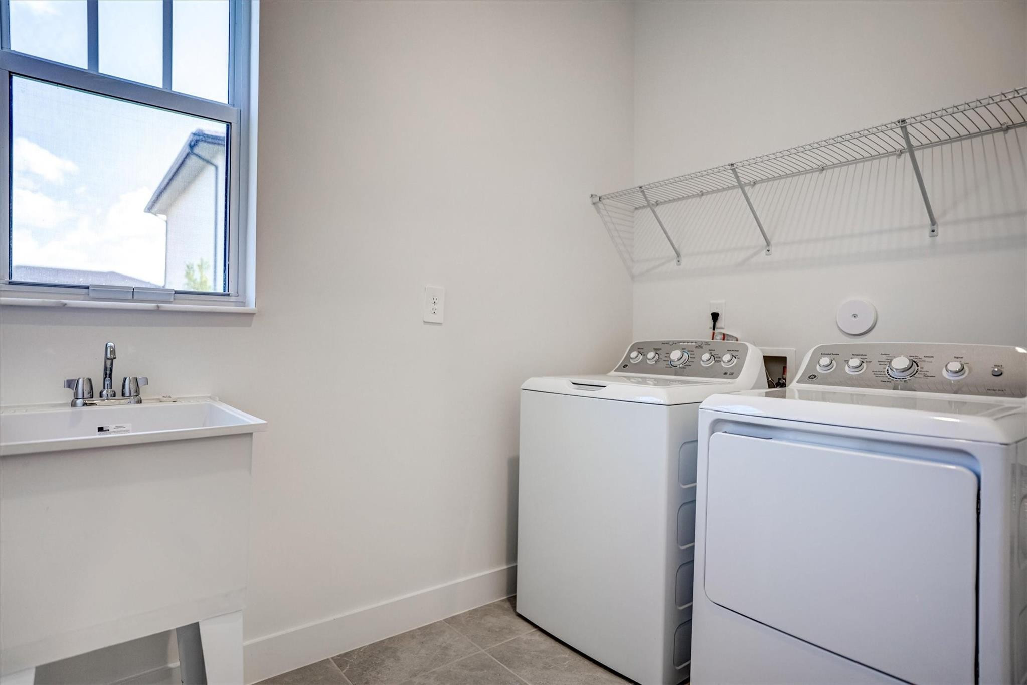 12328 Southwest 43rd Street Davie, FL 33330 - Photo 33 of 95 Sink in Laundry room