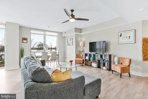 $1,148,777 | 88 V Street Southwest, Unit 201, Washington, DC 20024