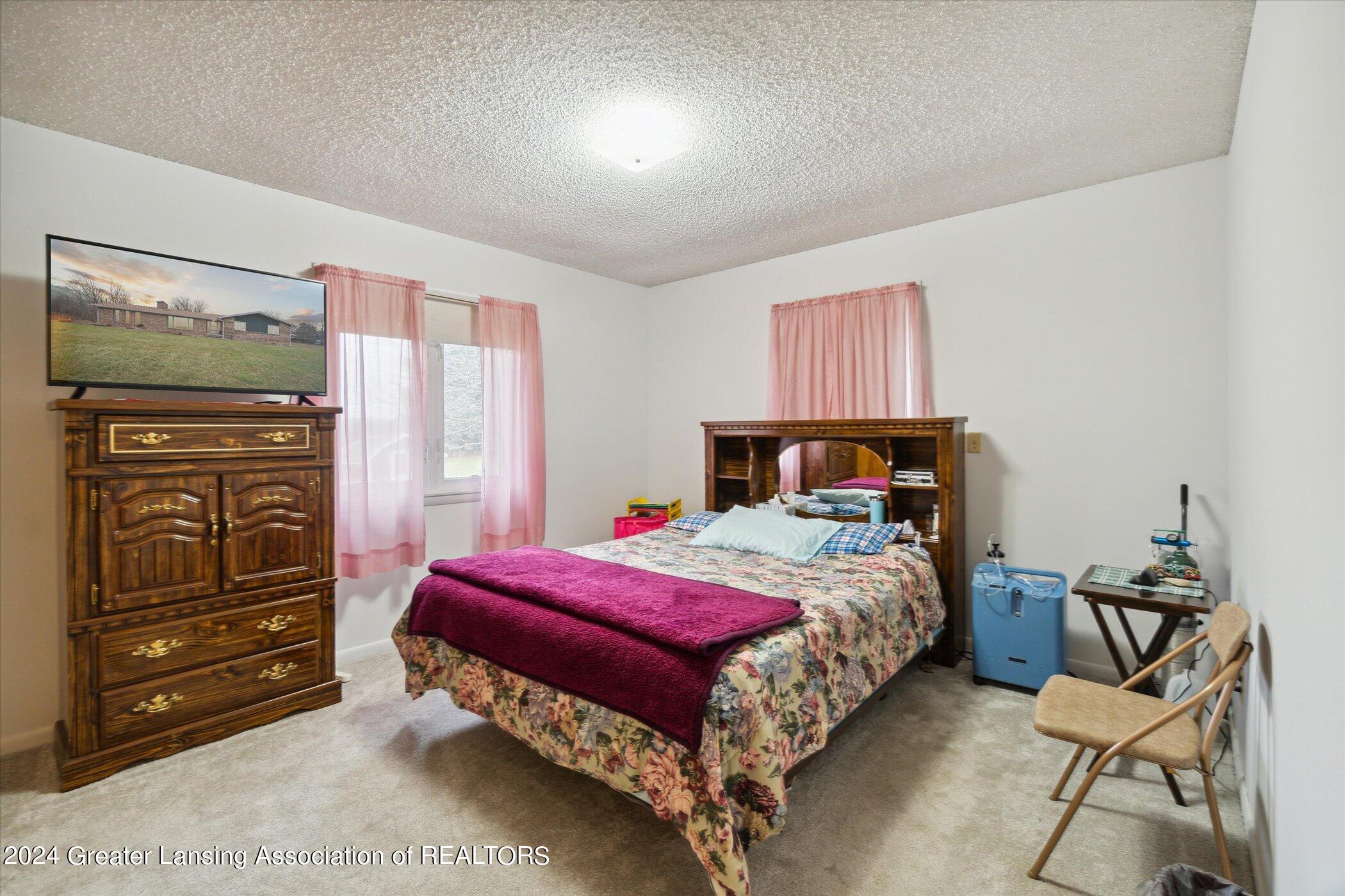 4713 Pares Road Dimondale, MI 48821 - Photo 33 of 61 31-4713-Pares-Rd-Diamondale-MI-48821-Win