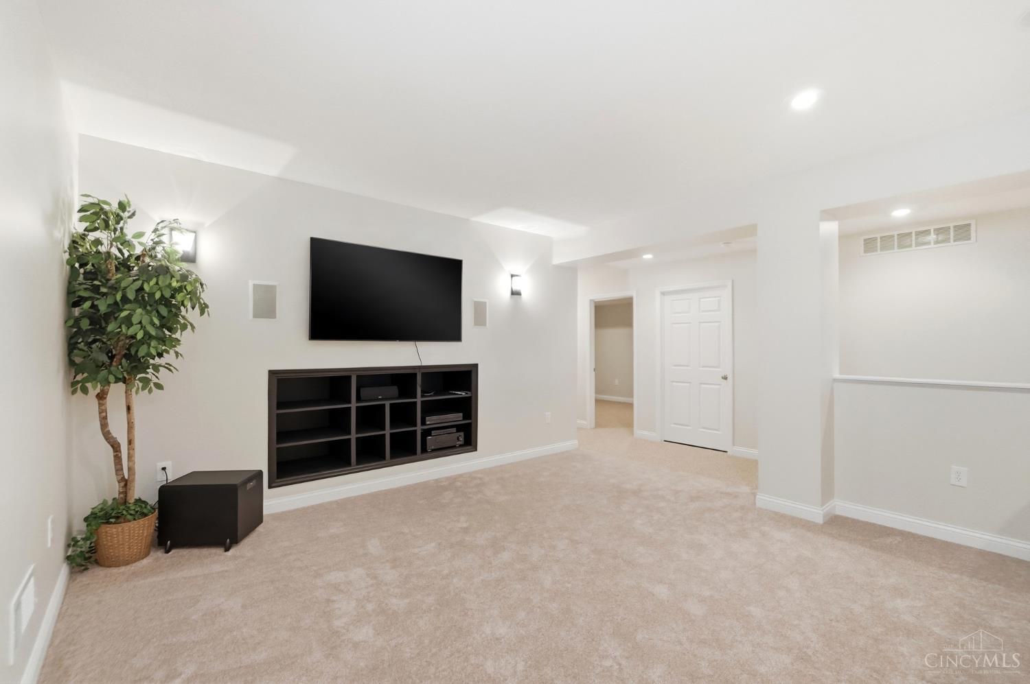 655 Hyacinth Road Cincinnati, OH 45245 - Photo 44 of 79 Gallery Image 44