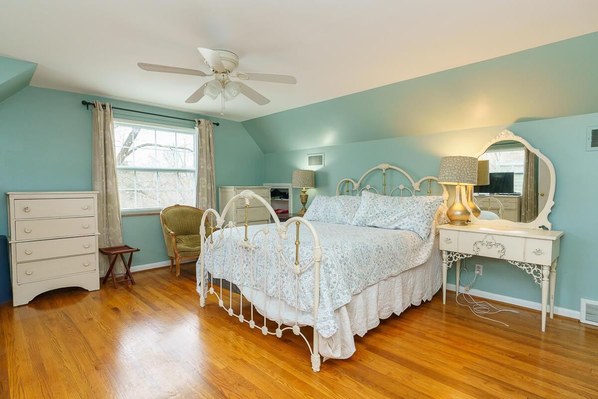 2560 Coventry Road Columbus, OH 43221 - Photo 20 of 49 bed owner 1