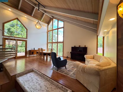 $1,699,000 | 163 El Toyonal, Orinda, CA 94563