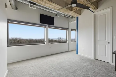 $229,900 | 2940 Baltimore Avenue, Unit 1204, Kansas City, MO 64108