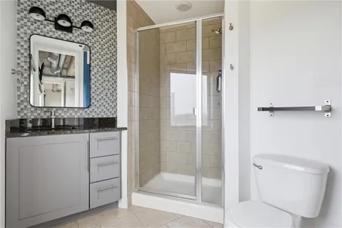 $229,900 | 2940 Baltimore Avenue, Unit 1204, Kansas City, MO 64108