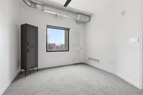 $229,900 | 2940 Baltimore Avenue, Unit 1204, Kansas City, MO 64108