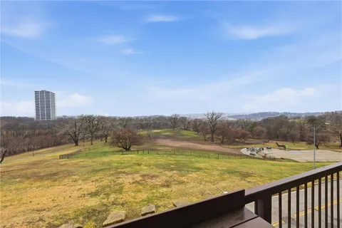 $229,900 | 2940 Baltimore Avenue, Unit 1204, Kansas City, MO 64108