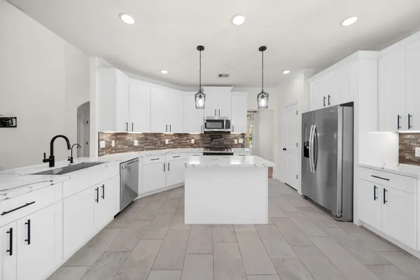 $3,000 | 206 Elianne Lace Court, Conroe, TX 77318