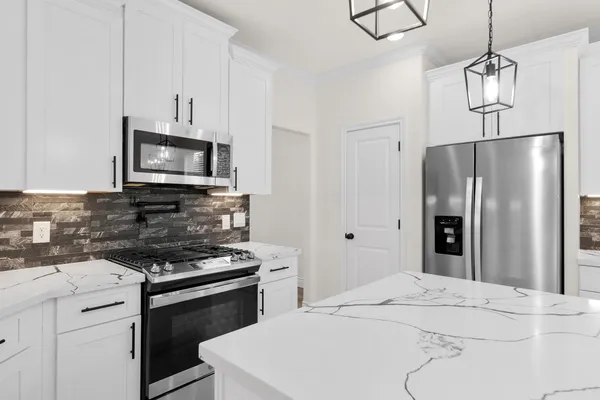 $3,000 | 206 Elianne Lace Court, Conroe, TX 77318