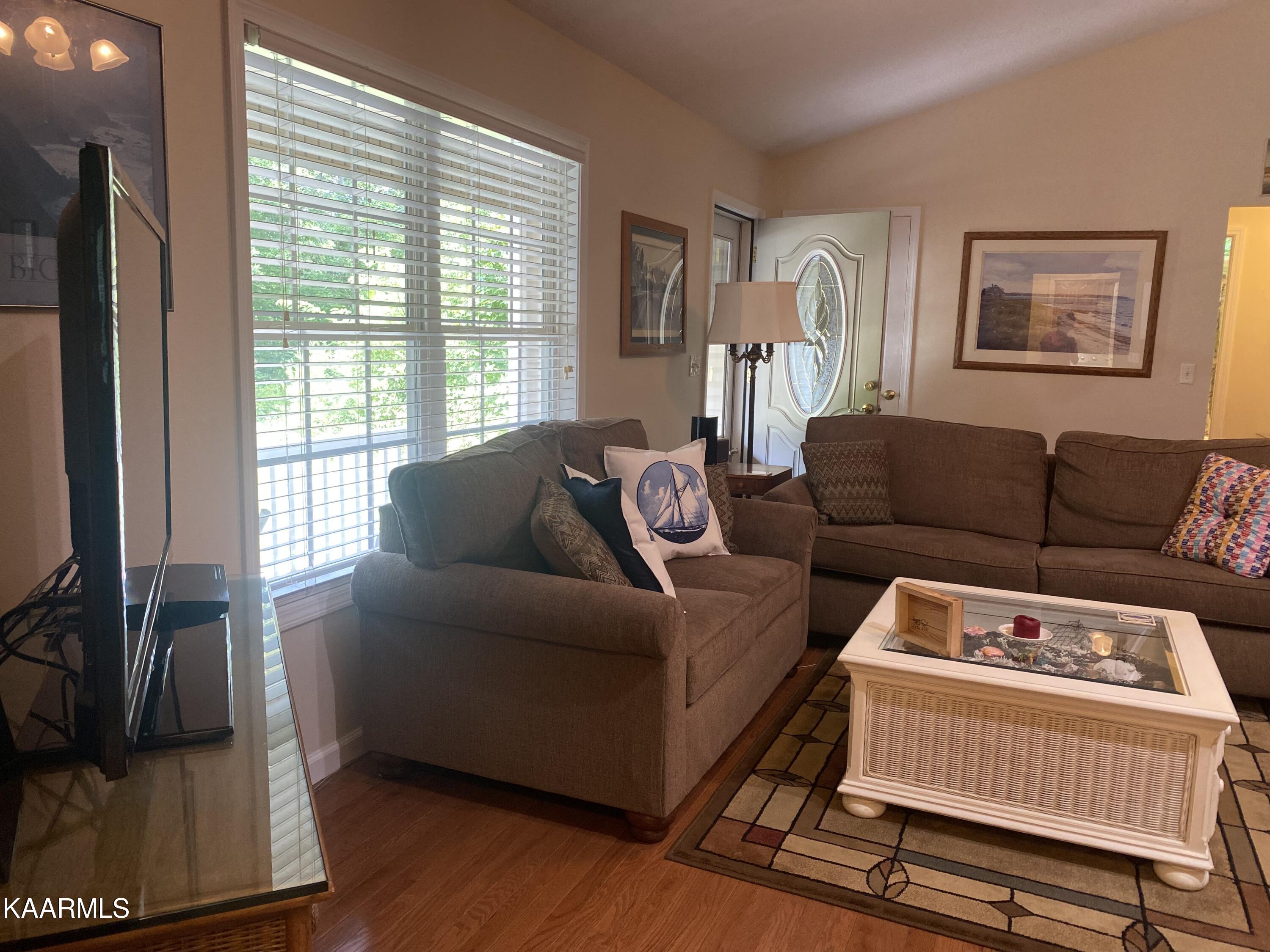 1021 Flathead Road Crossville, TN 38572 - Photo 12 of 43 Livingroom