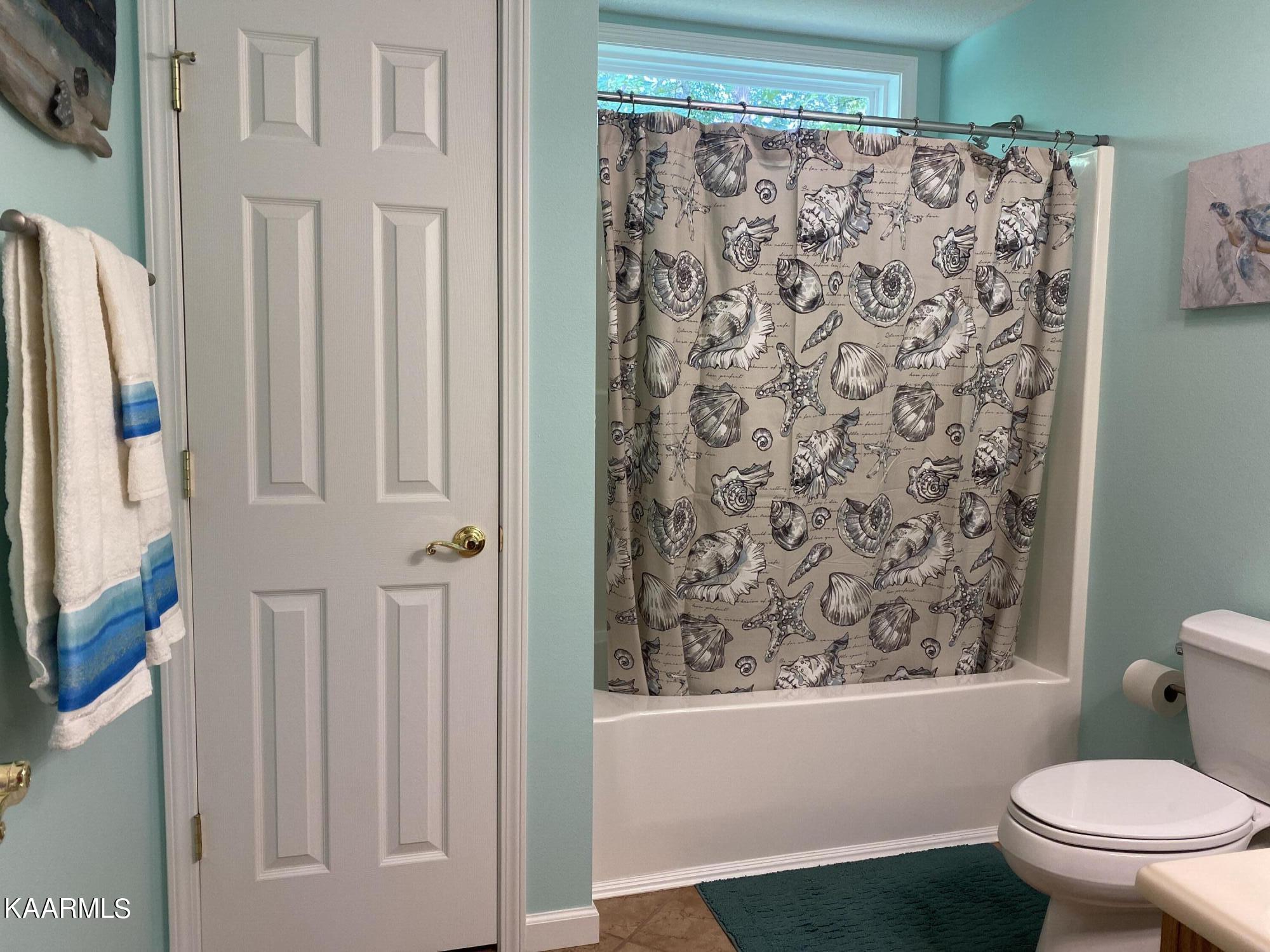 1021 Flathead Road Crossville, TN 38572 - Photo 25 of 43 Guest Bath